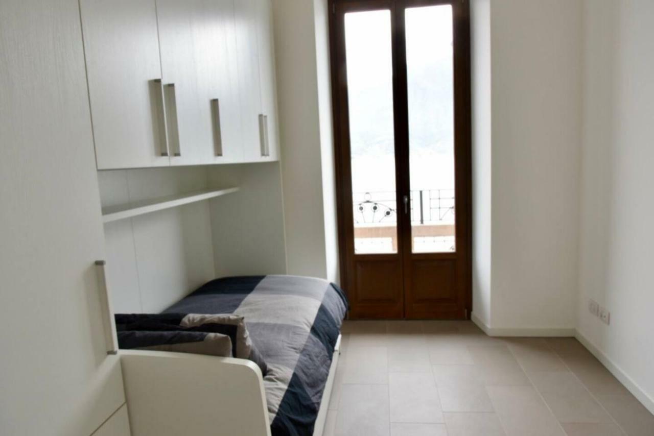 Stylish Lakefront House Lovere Ngoại thất bức ảnh