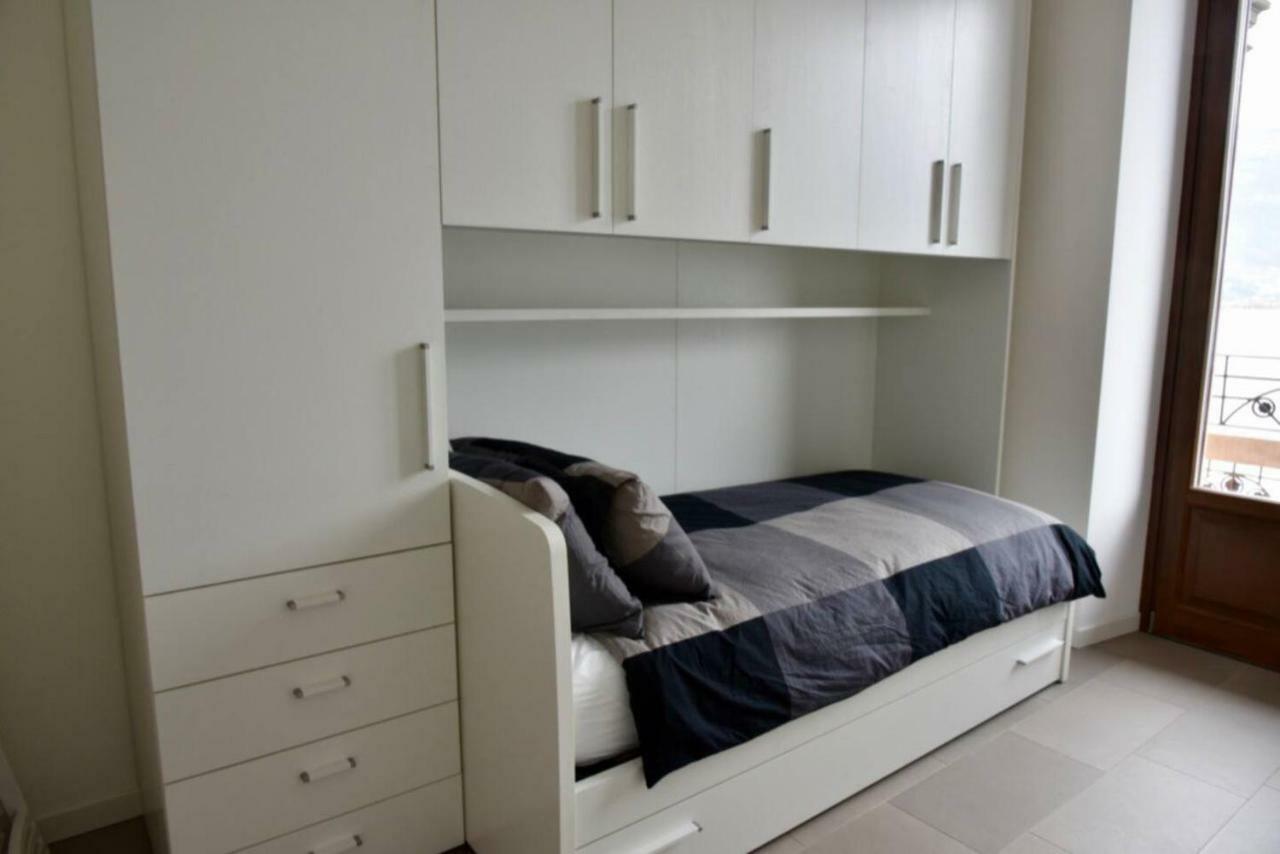 Stylish Lakefront House Lovere Ngoại thất bức ảnh