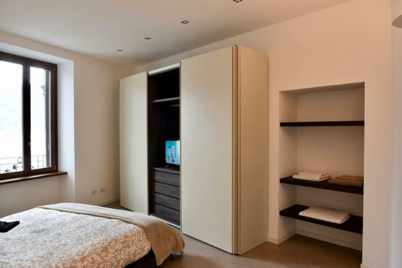 Stylish Lakefront House Lovere Ngoại thất bức ảnh
