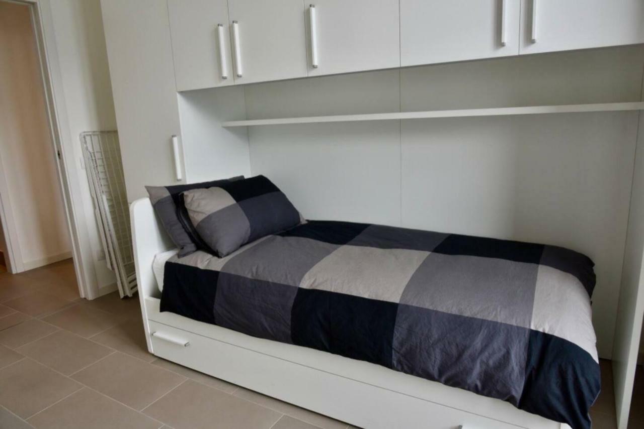 Stylish Lakefront House Lovere Ngoại thất bức ảnh