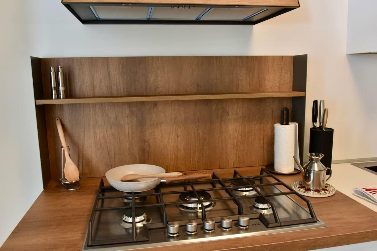 Stylish Lakefront House Lovere Ngoại thất bức ảnh